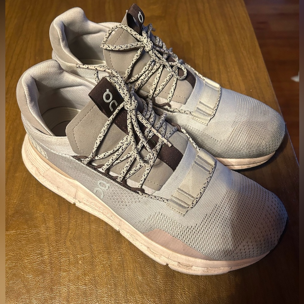 On Cloud Cloudnova Lightweight Runner in grey & l… - image 7